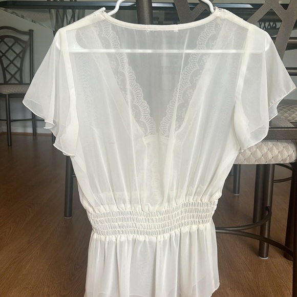 Short sleeve sheer top, size small - Picture 5 of 5